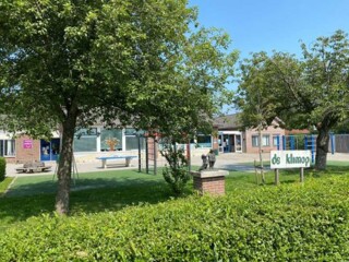Obase de klimop dreischor schoolgebouw WEB
